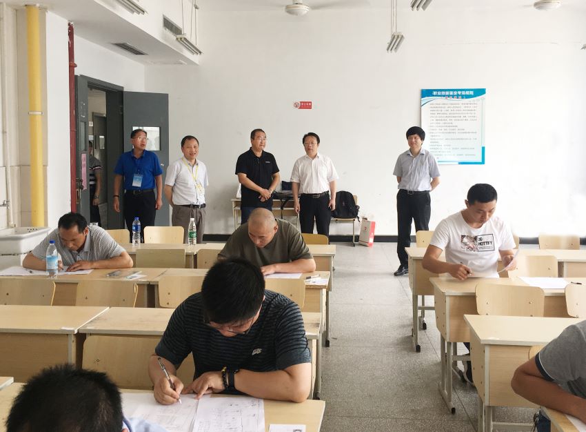 机电工程学院圆满完成“连云港市电工高级技师考核”工作.jpg